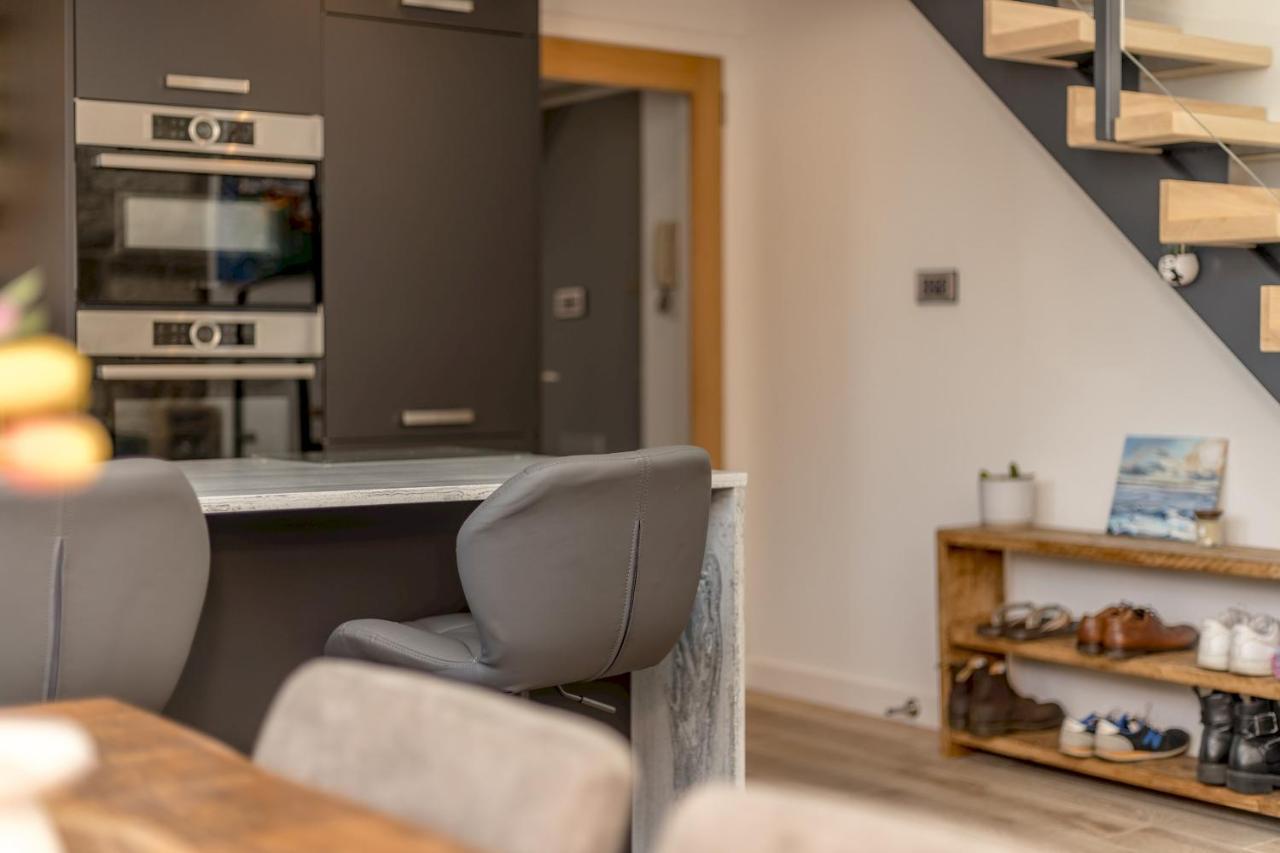 Pass The Keys Stunning 3 Bed Loft Style Apt With Free Parking EDI Exteriér fotografie