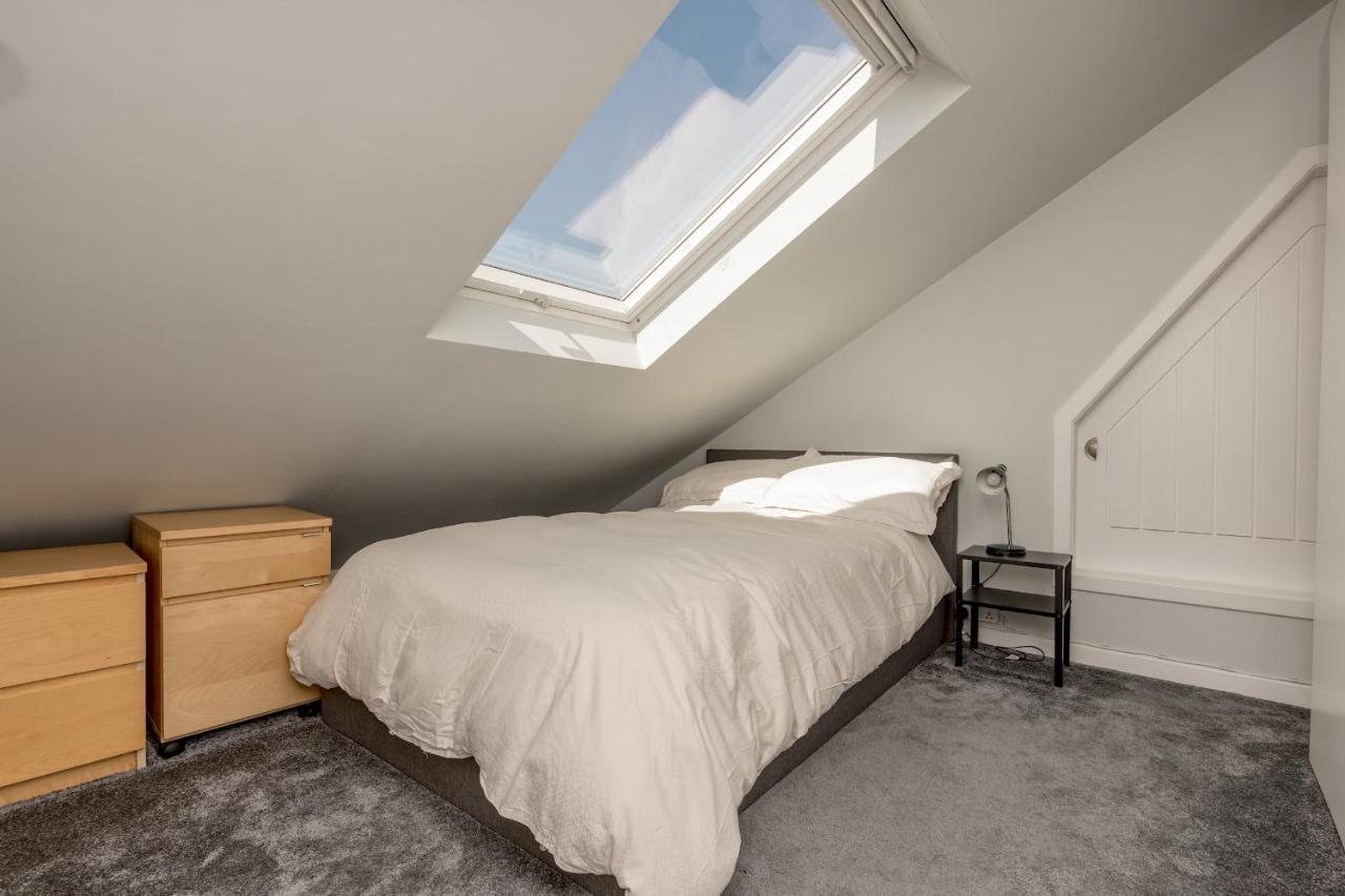 Pass The Keys Stunning 3 Bed Loft Style Apt With Free Parking EDI Exteriér fotografie