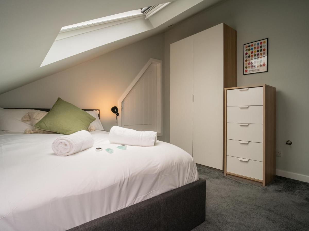 Pass The Keys Stunning 3 Bed Loft Style Apt With Free Parking EDI Exteriér fotografie